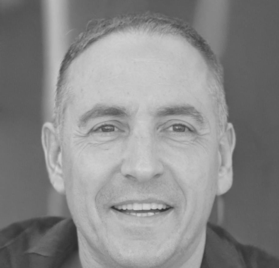 Radu Constantinescu - expert în educație financiară